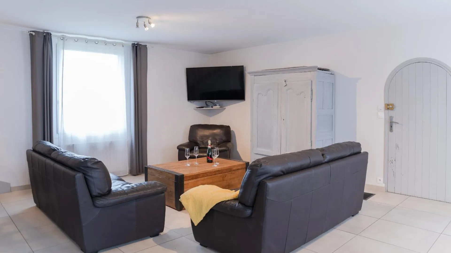 Ty Carn - Belle Maison Bretonne A 100M De La Mer Ploudalmezeau 0*,  France